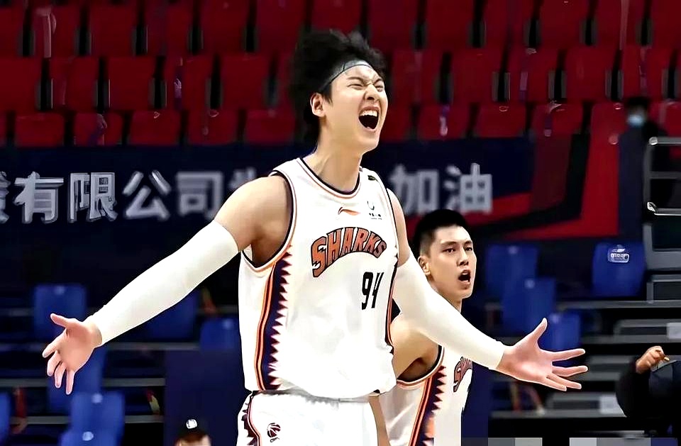 包含吉林队客场惜败，季后赛前景不乐观的词条