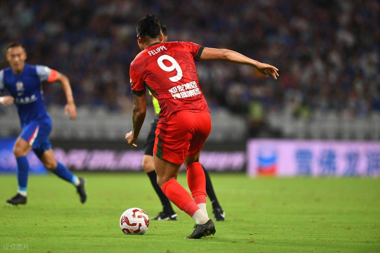 一场关键时刻球队士气高涨，取得胜利