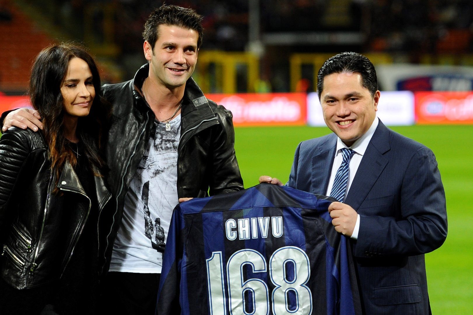 杏彩体育网页版入口-尤文图斯球迷高歌庆祝，球队旗开得胜