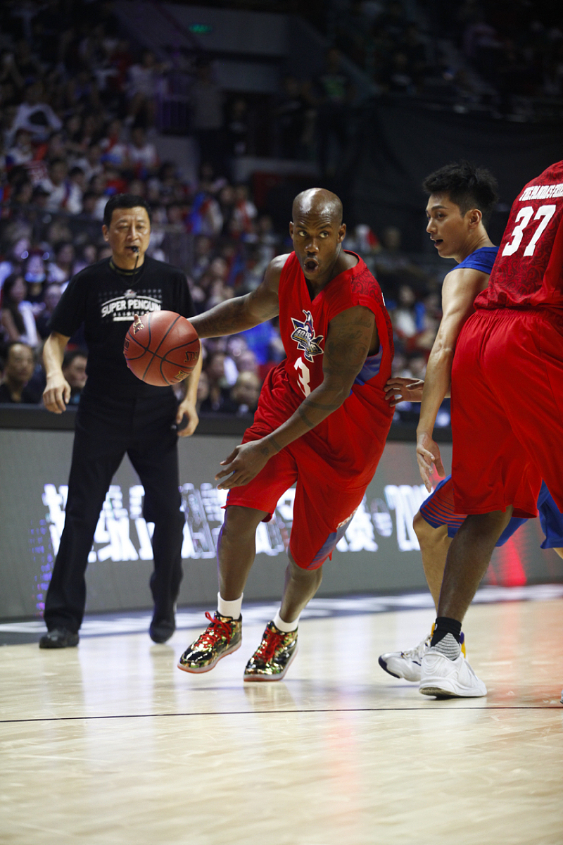 猛龙防守坚韧,客场击败强敌 猛龙防守坚韧,客场击败强敌