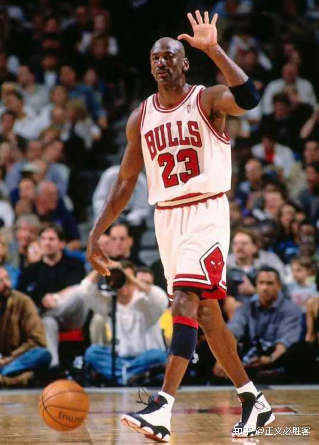 杏彩体育中国官网-公牛队新秀表现出众，被誉为下一个乔丹