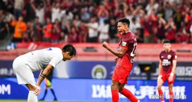 包含上海绿地申花遭遇莫名失利，球队积分受挫的词条