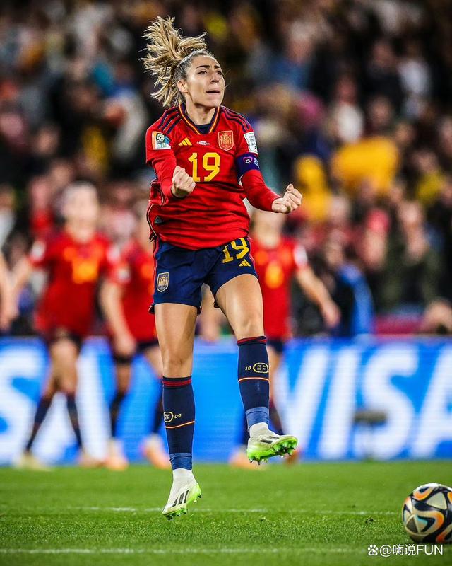 西班牙女足比赛中积极参与，取得胜利