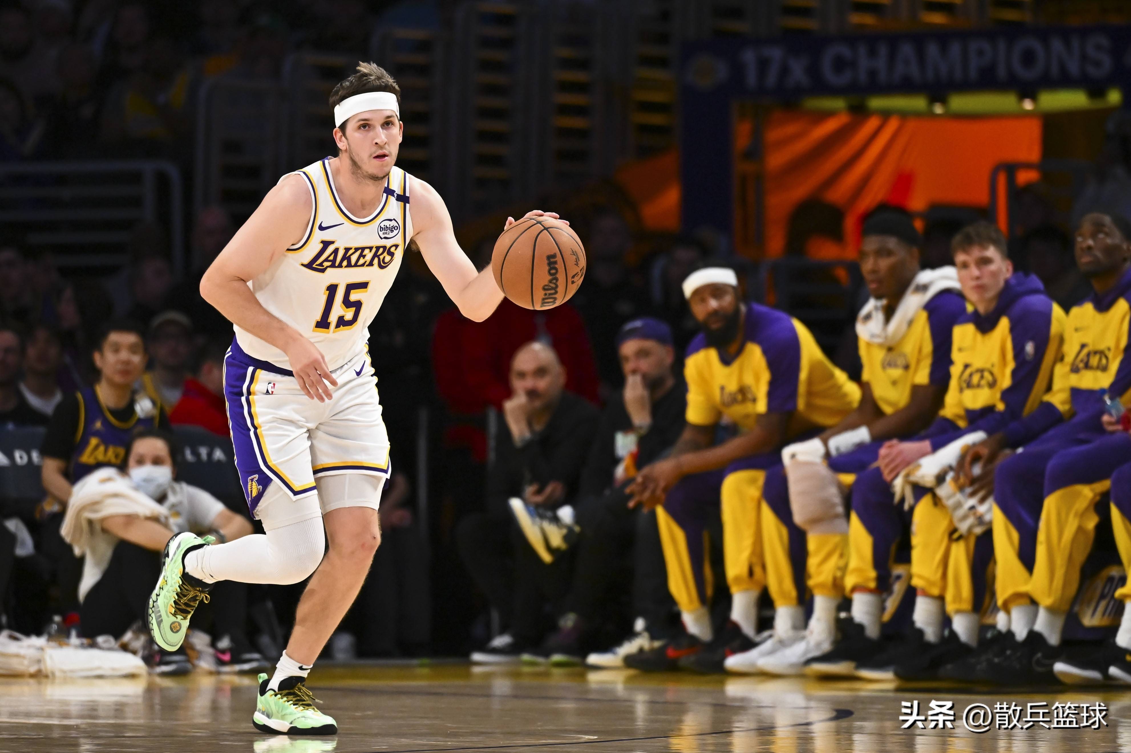 湖人击败奇才，詹皇32+7+14全面发挥的简单介绍