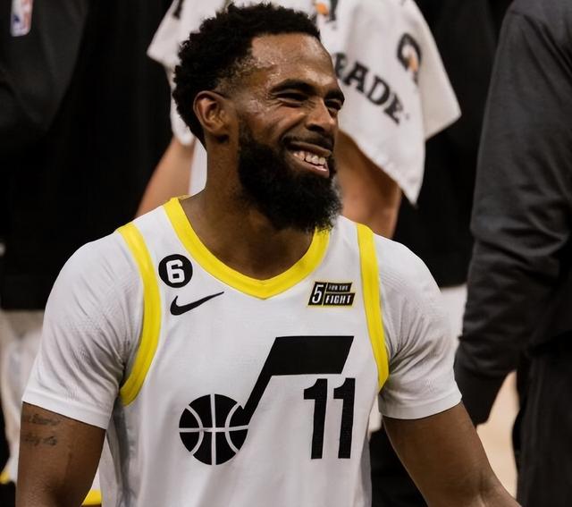 杏彩体育app下载-爵士队外线火力全开，客场大胜