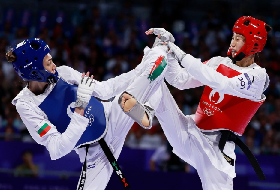 杏彩体育官方登录入口-加拿大运动员在跆拳道比赛中击败对手