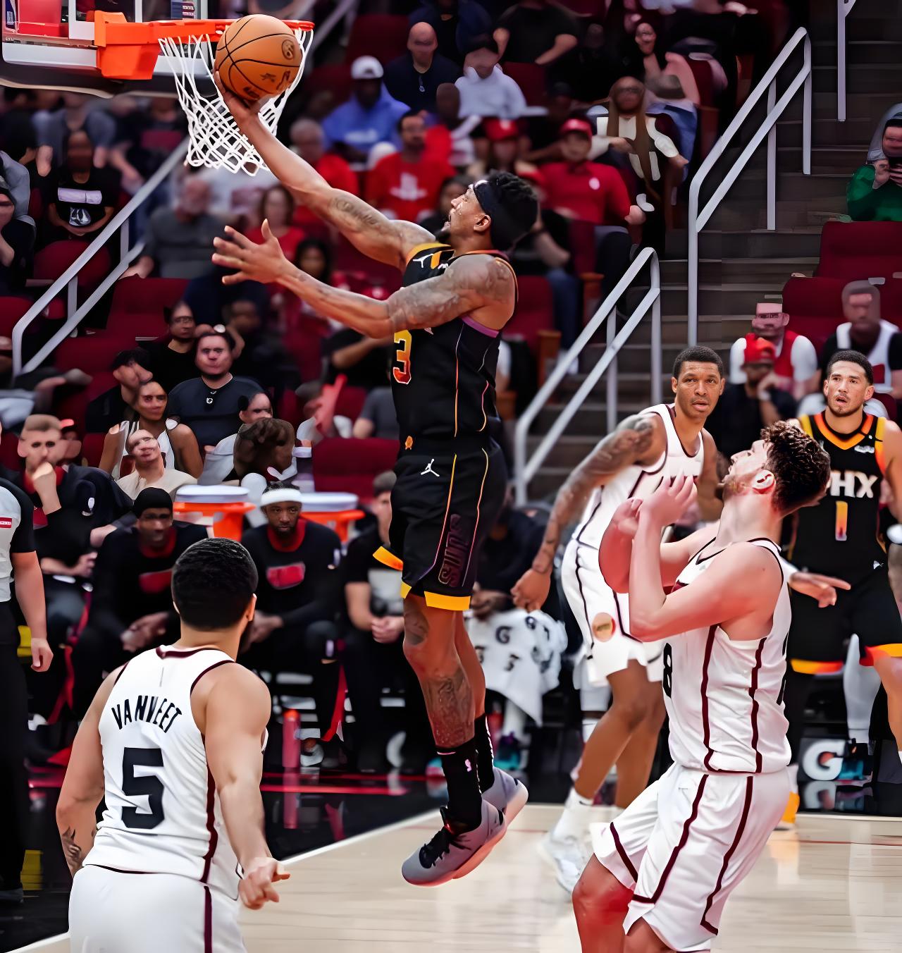 鹈鹕主场击败开拓者，霍勒迪得分全面表现的简单介绍