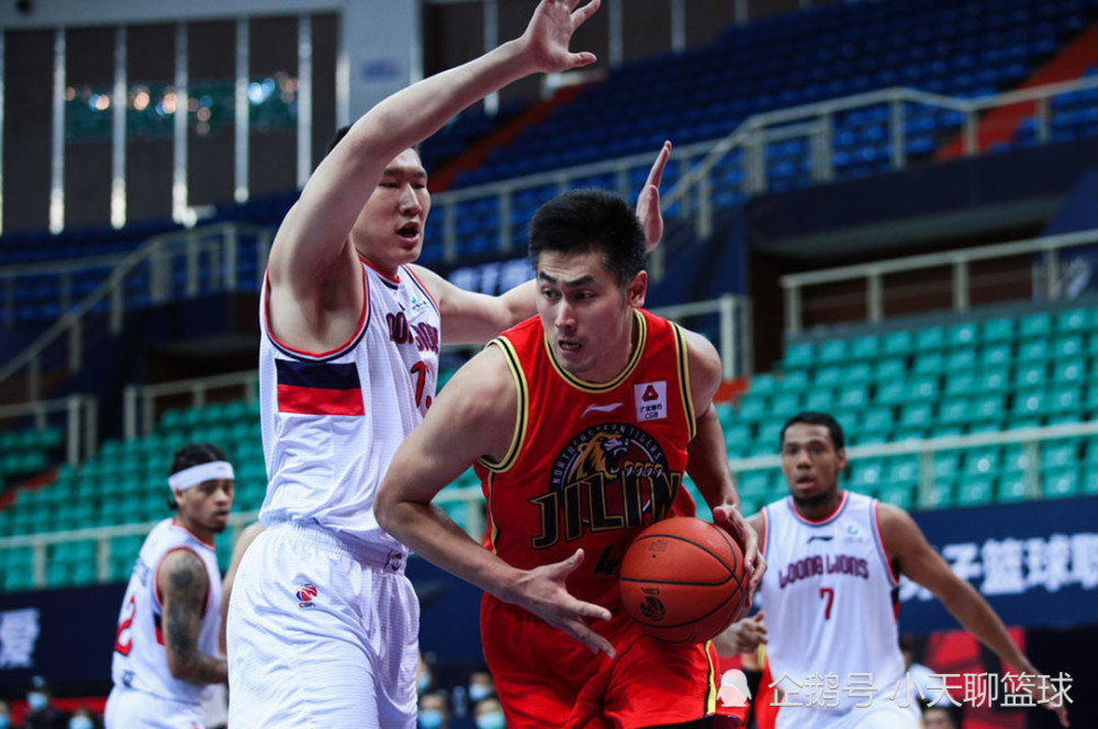 杏彩体育在线-重庆队客场险胜浙江队，喜迎两连胜